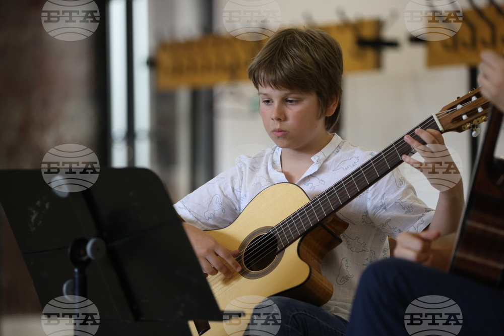 Благоевград - клас по китара - годишен концерт