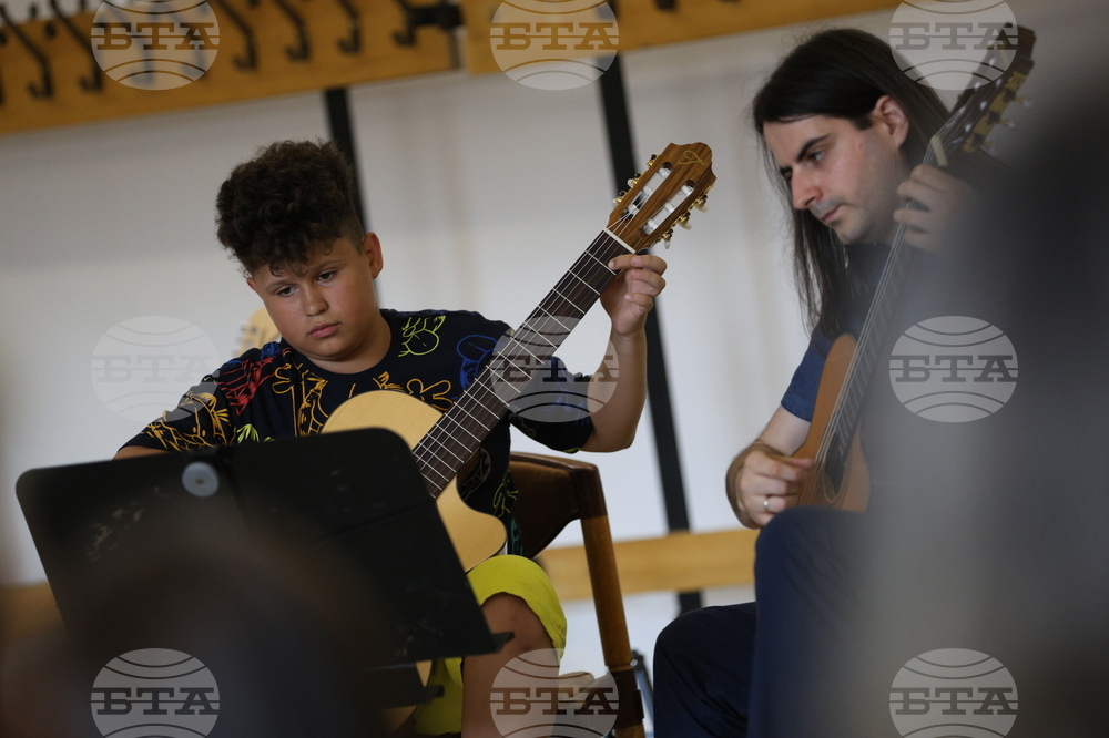 Благоевград - клас по китара - годишен концерт