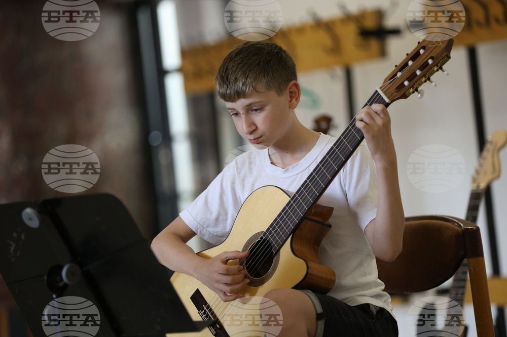 Благоевград - клас по китара - годишен концерт