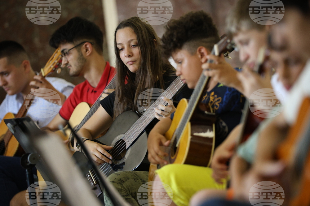 Благоевград - клас по китара - годишен концерт