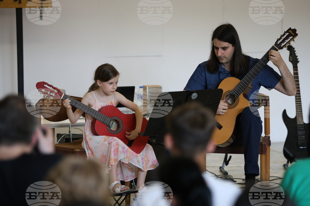 Благоевград - клас по китара - годишен концерт