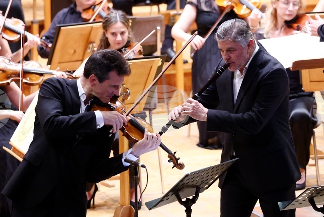 Зала „България“ - концерт