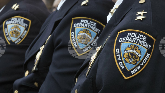 Трима полицаи бяха ранени при престрелка след семеен скандал в щата Ню Йорк