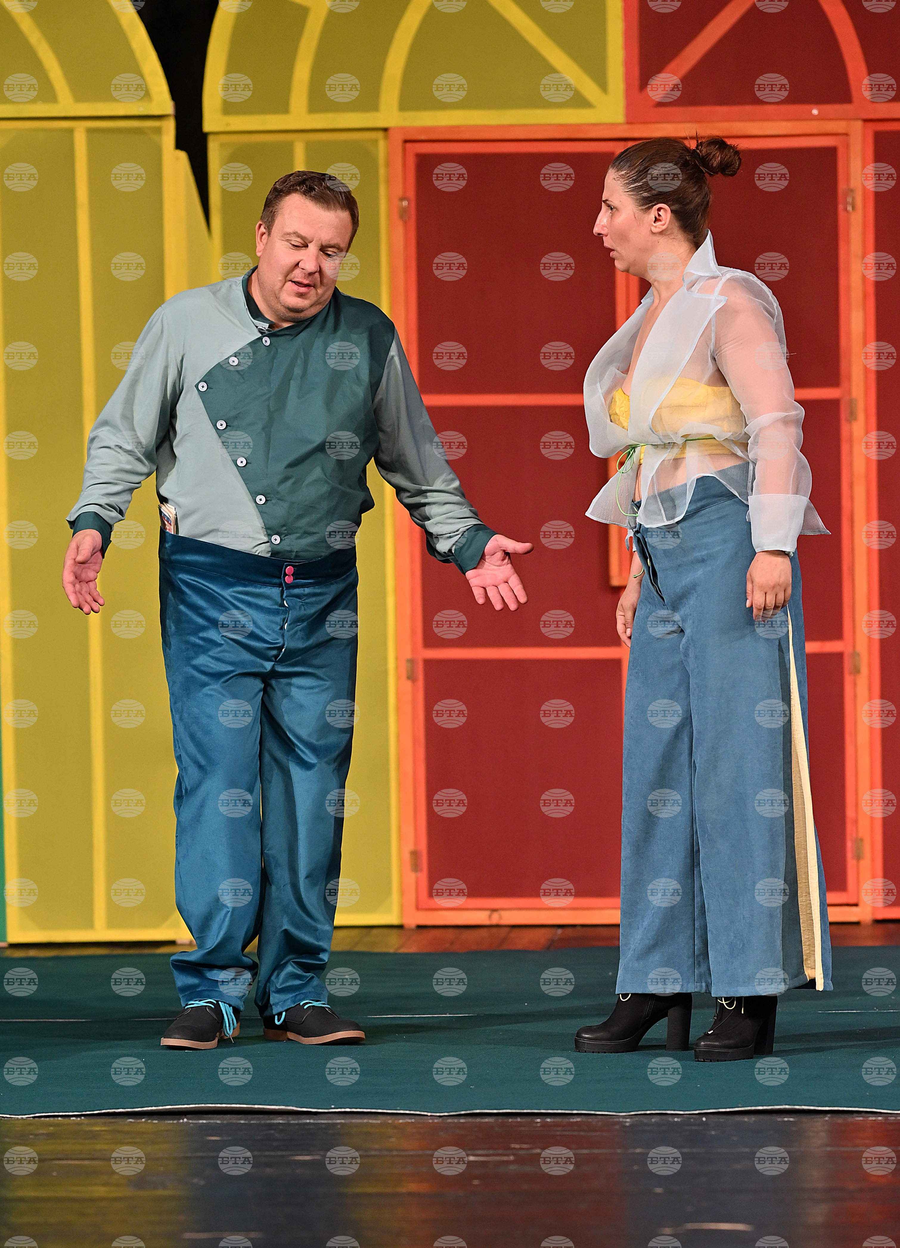 Монтана - театър- премиера