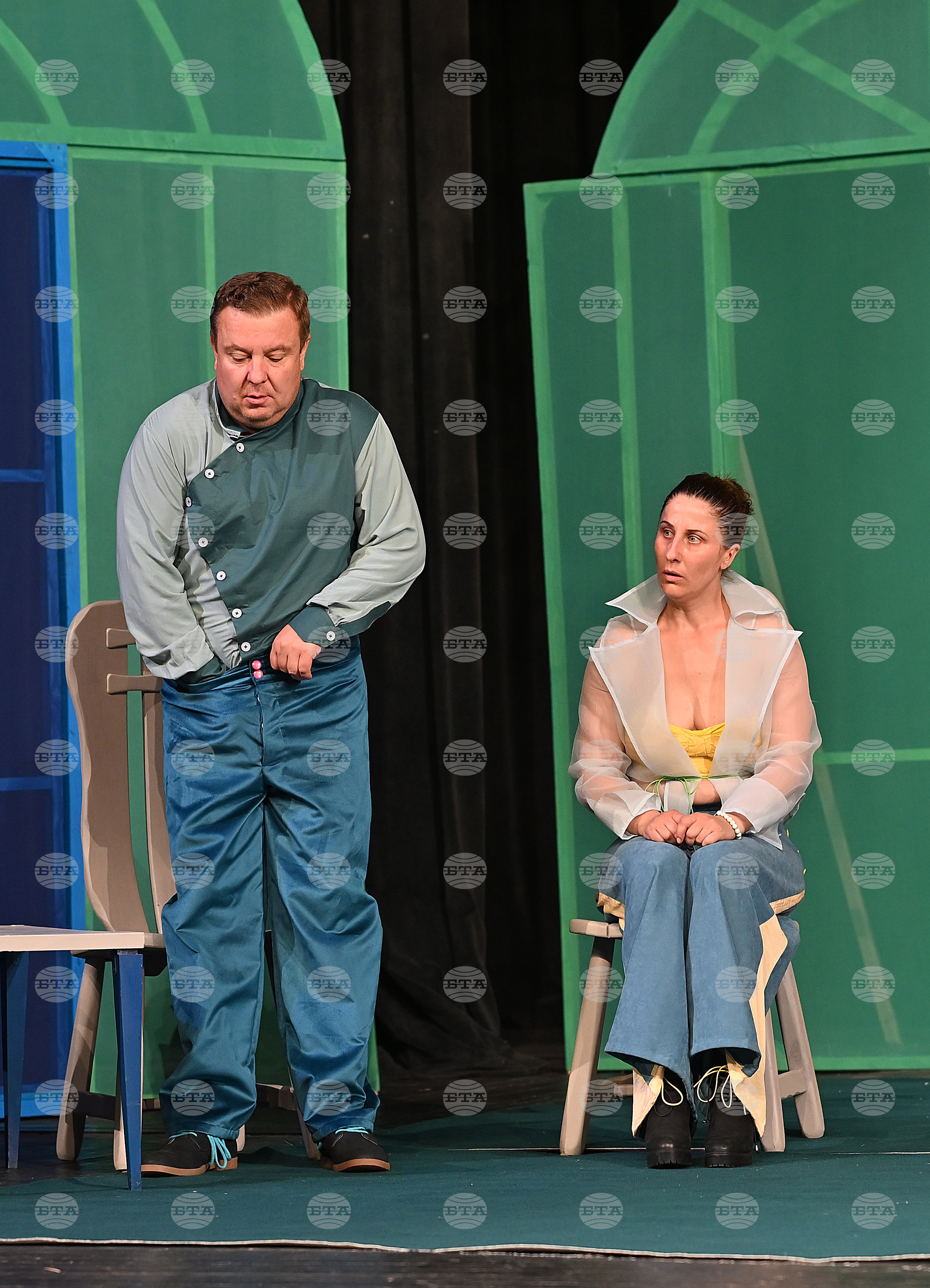 Монтана - театър- премиера