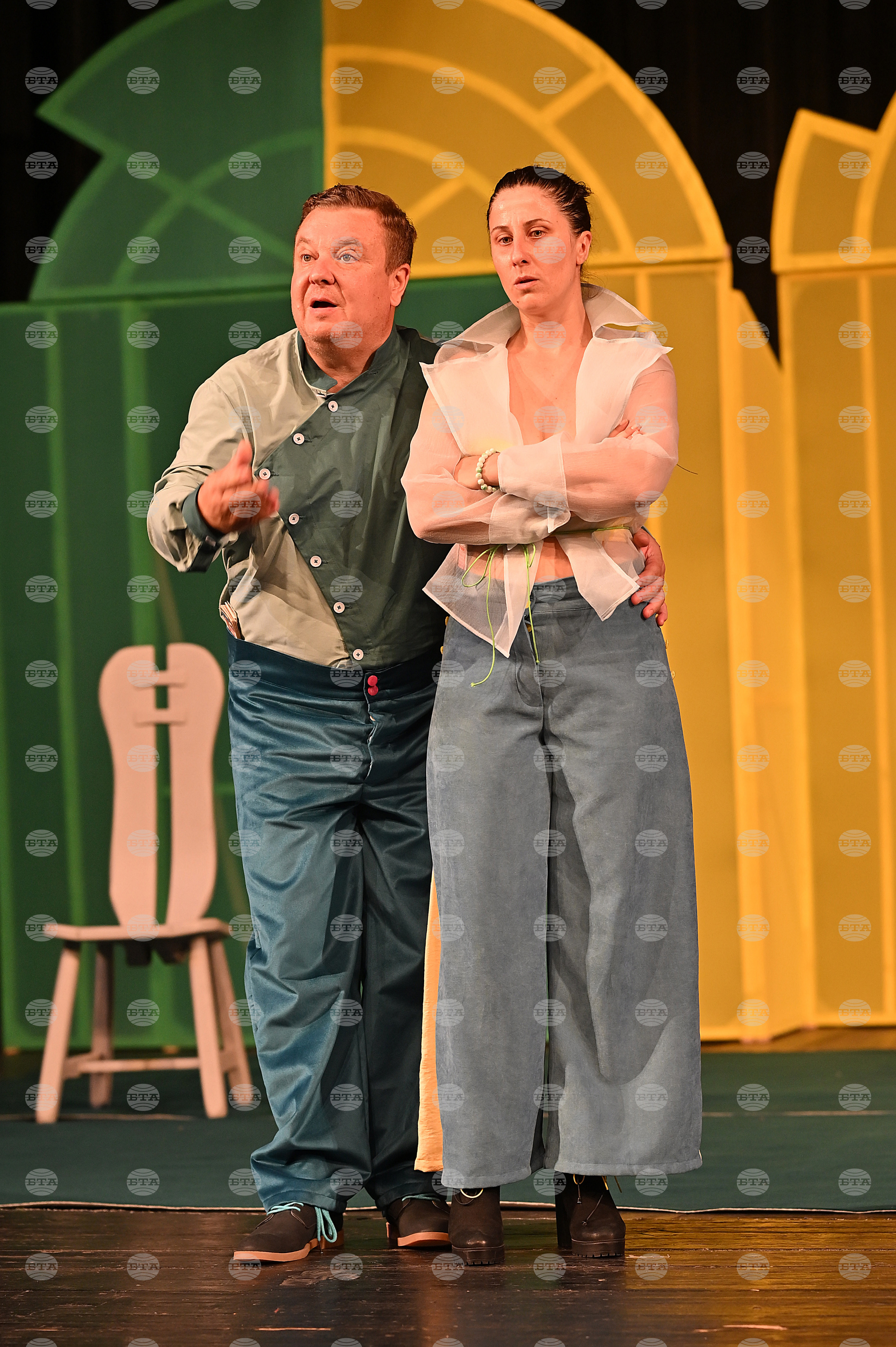 Монтана - театър- премиера