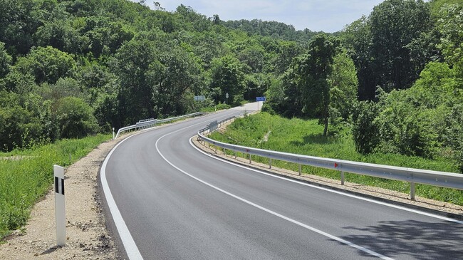 АПИ: Основно ремонтирани са 9,5 км от път III-2077 Каблешково - Межден