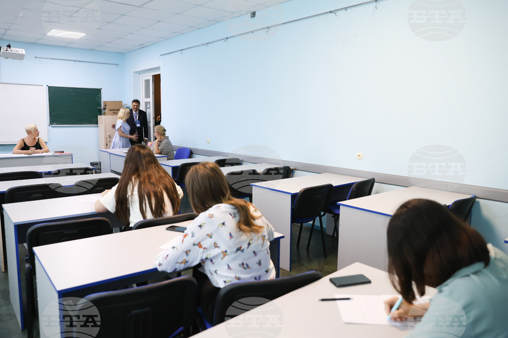 Украйна - Деветнадесета Световна среща на българските медии - обиколка на Измаилския държавен хуманитарен университет