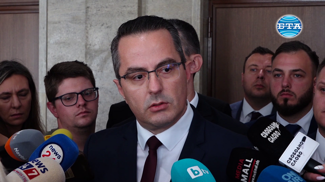 Не се реши нищо, тъй като имаше разнобой, каза Цончо Ганев от "Възраждане" относно обсъждането между партиите кой да представлява България на Срещата на върха на НАТО