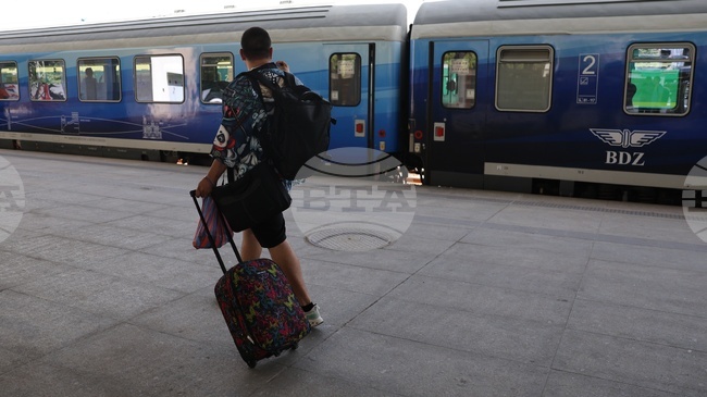 БДЖ въвежда временни промени в движението на влаковете през Централна гара София заради реконструкция на железопътния възел в района