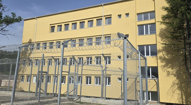 Районен съд - Дупница наложи наказание шест месеца лишаване от свобода на избягал от затворническо общежитие