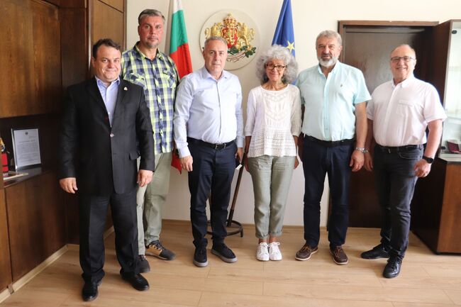 ОА Русе: Драгомир Драганов обсъди с кмета на Гюргево Адриан Ангелеску възможностите за разширяване на сътрудничеството между местните власти от двете страни на река Дунав 