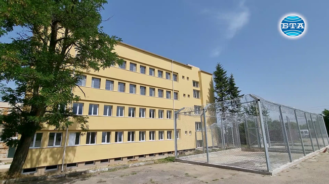 Служебният правосъден министър Мария Павлова присъства на откриването на нов арест в дупнишкото село Самораново