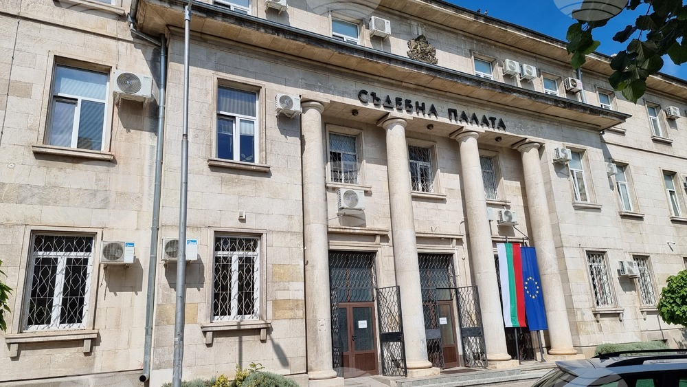 Мъжете, ограбили възрастен човек в село Борован, остават в ареста