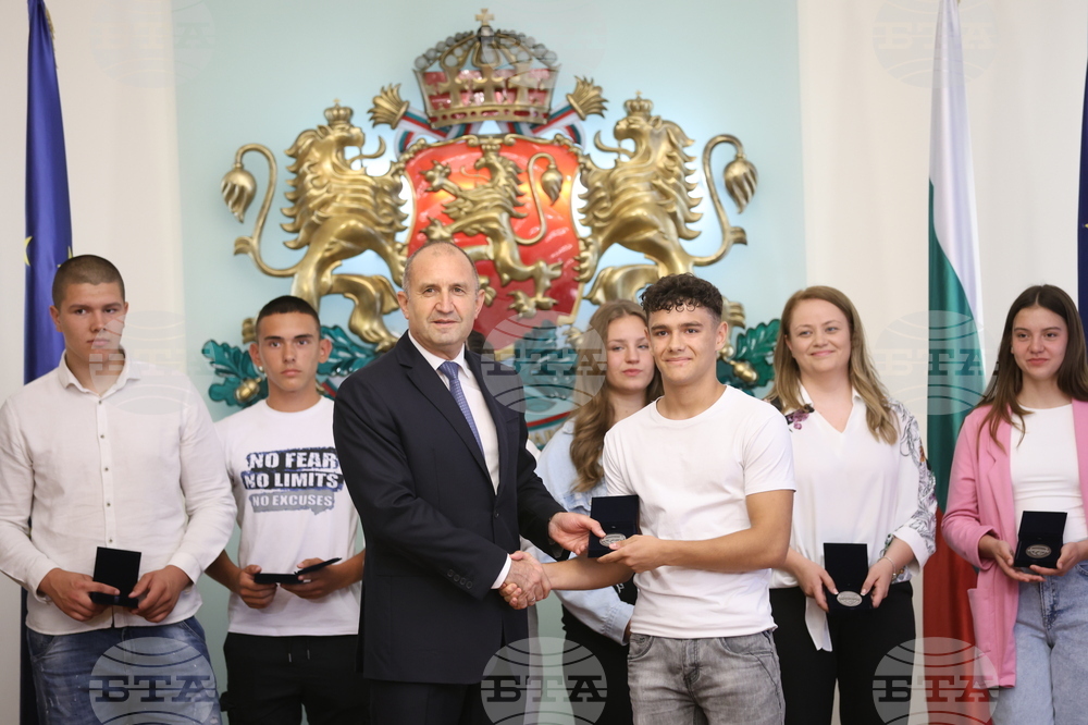 Румен Радев - „Спортувай с президента“ - почетен знак