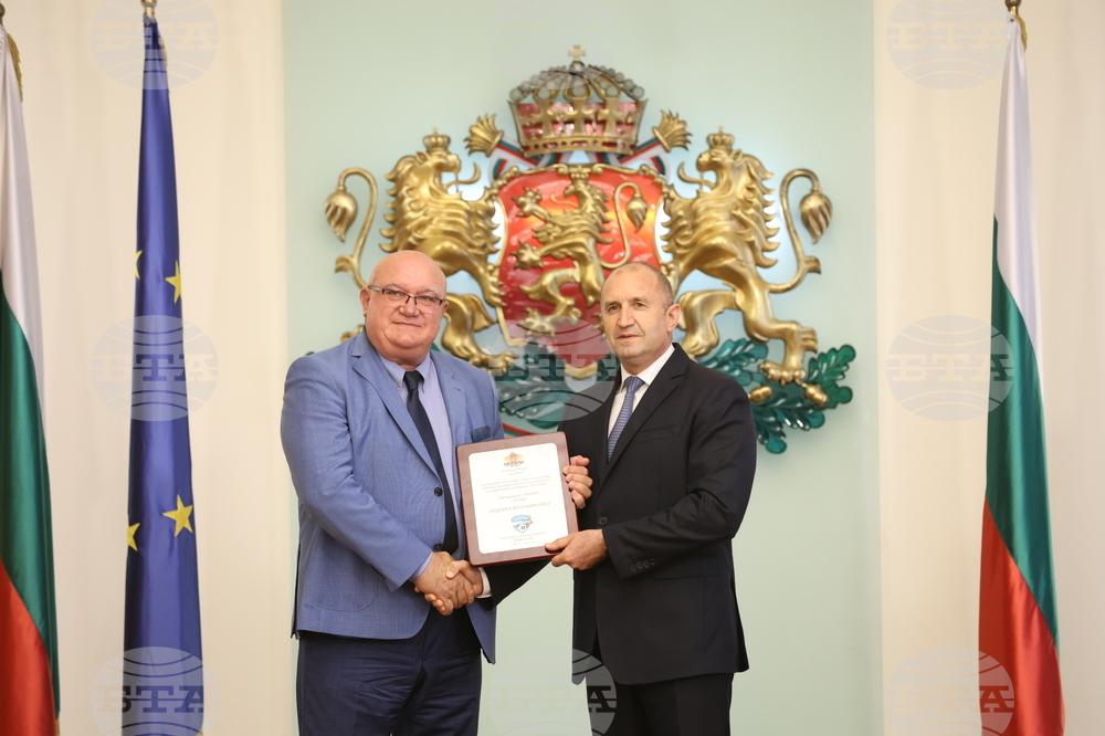 Румен Радев - „Спортувай с президента“ - почетен знак