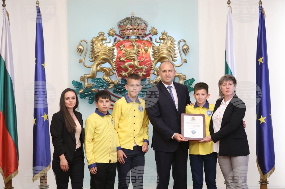 Румен Радев - „Спортувай с президента“ - почетен знак