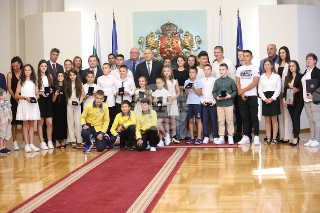 Румен Радев - „Спортувай с президента“ - почетен знак