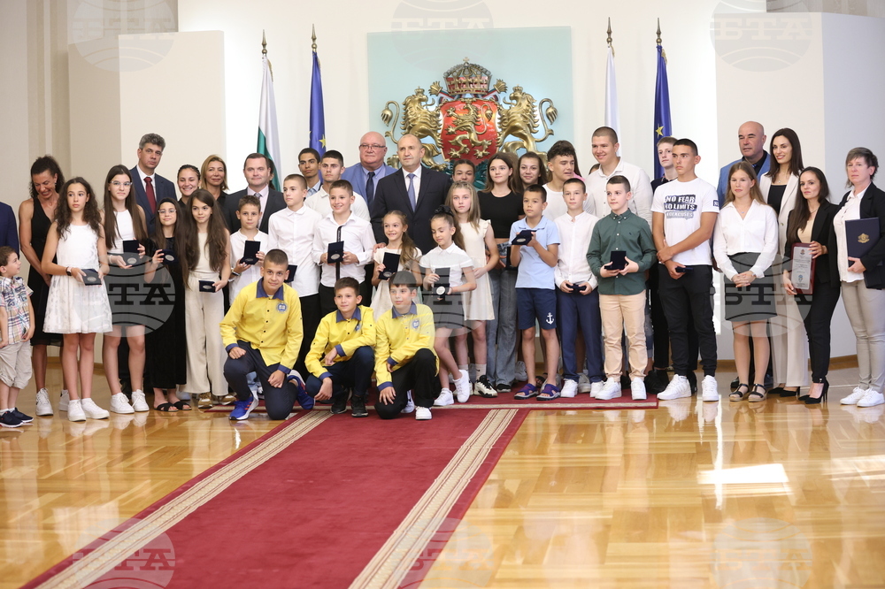 Румен Радев - „Спортувай с президента“ - почетен знак