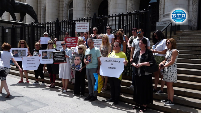 Съдът разпита свидетели по делото за катастрофата, при която в София загина 15-годишният Филип Арсов