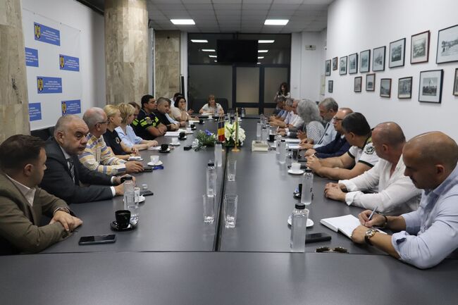 Ръководството на Областната управа в Русе предложи редица мерки за облекчаване на трафика през ГКПП „Дунав мост“