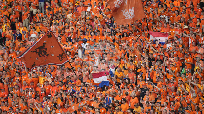 Нидерландия насрочи две контроли преди Световното първенство по футбол