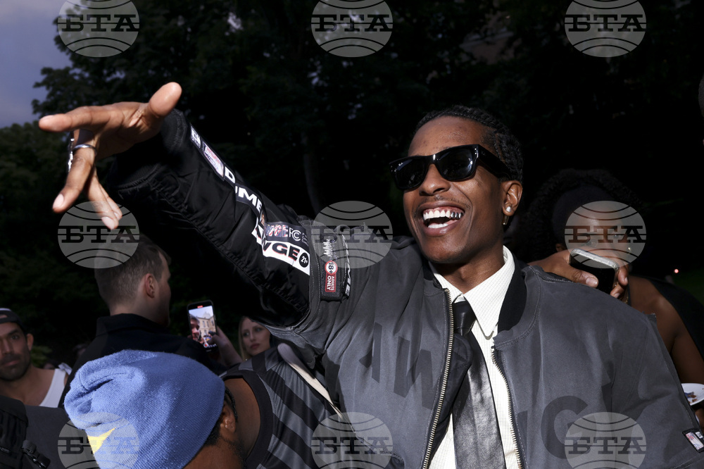 Рапърът Ейсап Роки оглави класацията на „Билборд" за албуми