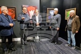 Боян Ангелов връчва почетната грамота на СБП на Владимир Пенев. Снимка: Яница Христова, БТА