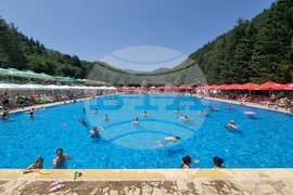 Село Чифлик - лято - плувен басейн