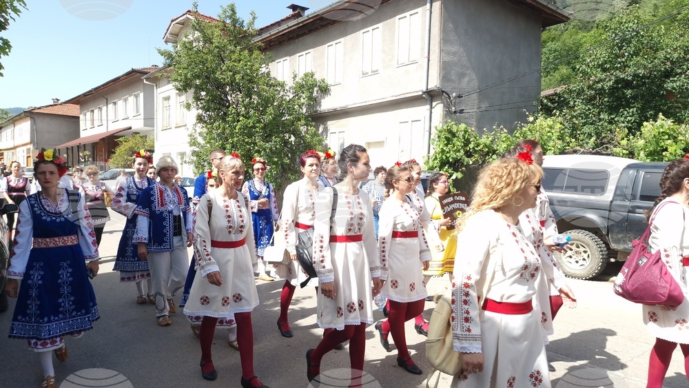 Село Черни Осъм - „Чукан боб с коприва и хоро се извива“ - празник