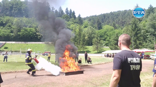 Третото национално състезание на доброволните формирования се проведе на стадион „Чавдар“ в Троян