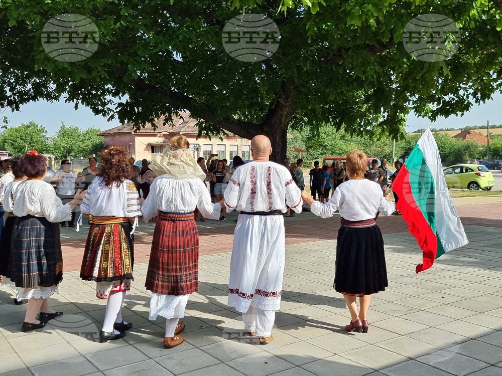 Село Неговановци - празник на народната носия