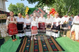 Село Неговановци - празник на народната носия