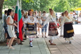 Село Неговановци - празник на народната носия