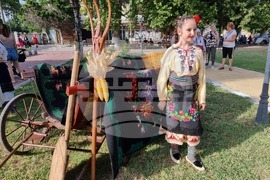 Село Неговановци - празник на народната носия