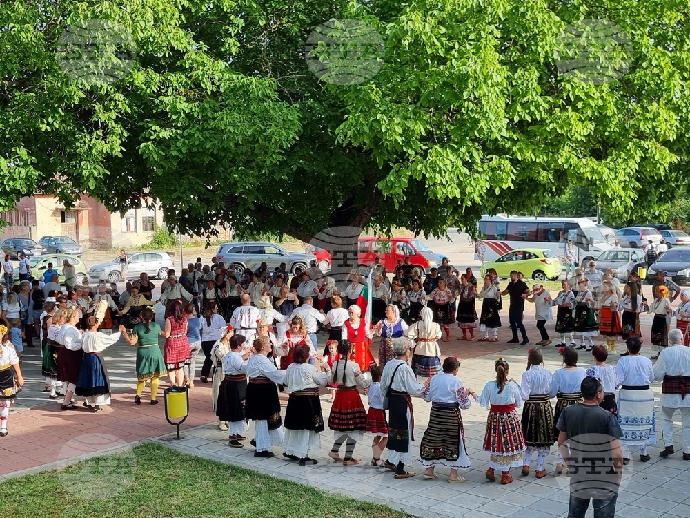 Село Неговановци - празник на народната носия