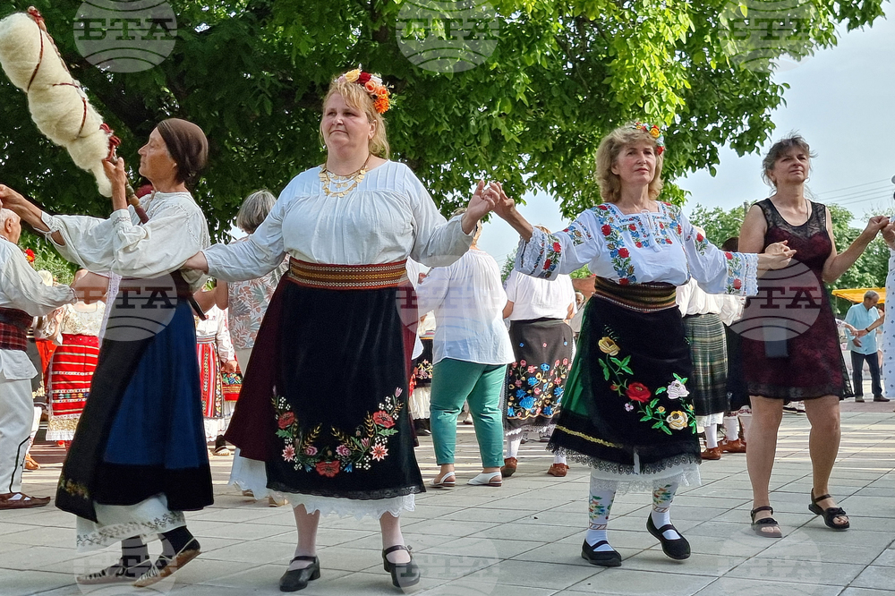 Село Неговановци - празник на народната носия