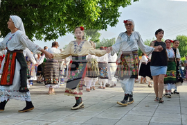 Село Неговановци - празник на народната носия