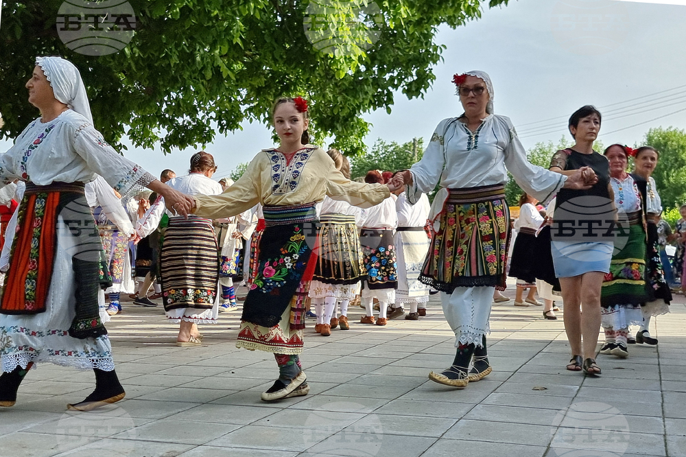 Село Неговановци - празник на народната носия