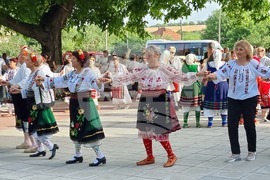 Село Неговановци - празник на народната носия