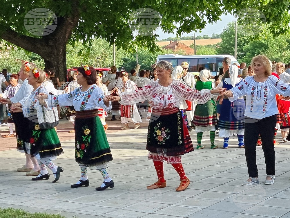 Село Неговановци - празник на народната носия