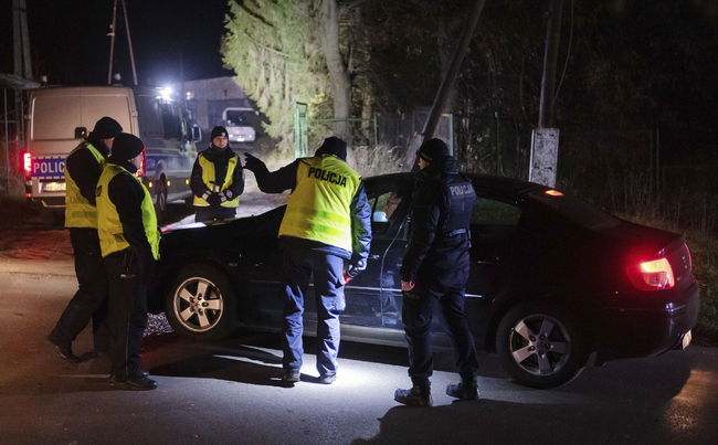 Полските власти арестуваха четирима души по подозрение, че са изпращали колети с експлозиви чрез фирми за доставки по въздух