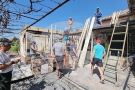 Село Стамболийски - изгоряла къща - взаимопомощ