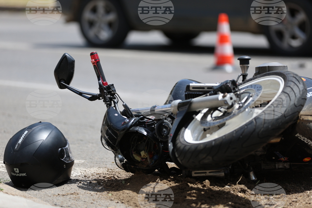 Трима души са загинали, а 42-ма са пострадали при катастрофи в страната през изминалото денонощие