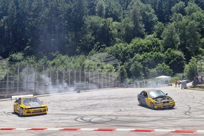 В Смолян организират благотворително дрифт шоу в помощ на двама млади мъже