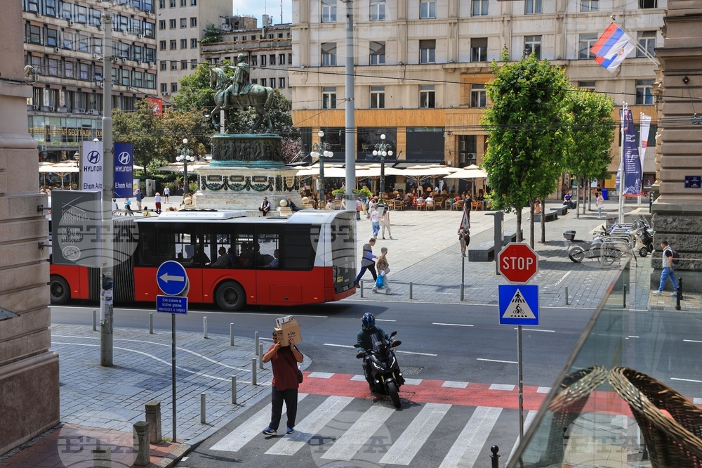 Сръбските граждани имат повече доверие в Русия и Китай, отколкото в ЕС, според проучване на Евробарометър