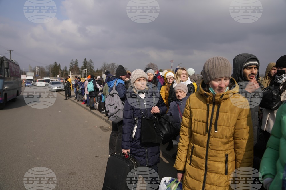 Броят на бежанците от конфликта в Украйна достигна повече от 1,2 милиона души