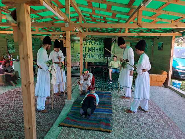 Община Ловеч: За девети път в Горан пресъздадоха обичая „Русаля“