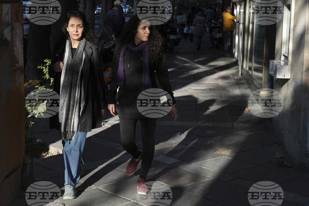 Двама души са арестувани в Иран след участието на жени без хиджаб в маратон