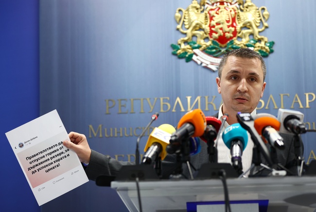 Отварянето на държавния резерв за горива няма да успокои цените на горивата, каза министърът на енергетиката